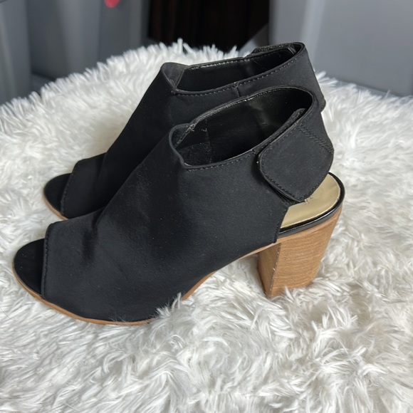 Steven by Steve Madden Sassi Fabric Peep Toe Block Heel Booties 7.5M - Picture 4 of 8